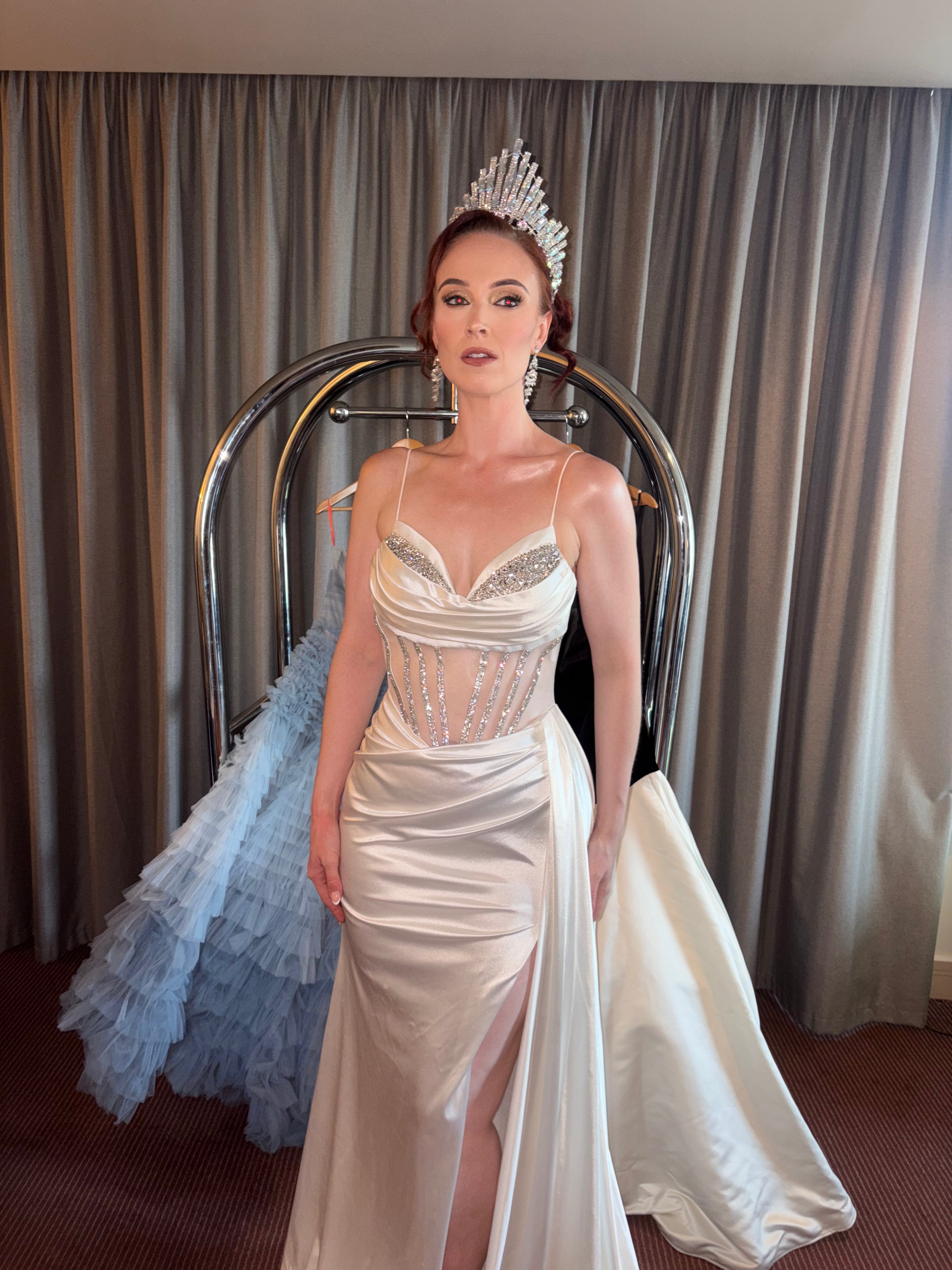 Dress2Party White Gown